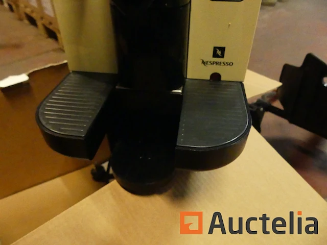 Nespresso lattissima koffiezetapparaat - afbeelding 2 van  7