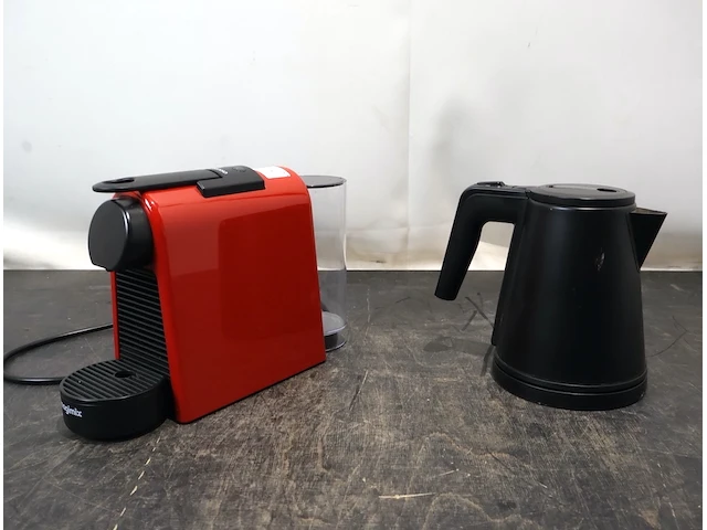Nespresso magimix en waterkoker - afbeelding 1 van  6