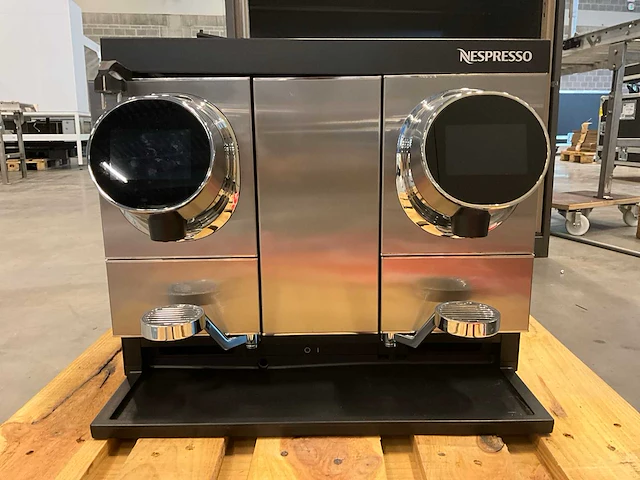 Nespresso momento 200 espressomachine - afbeelding 1 van  9