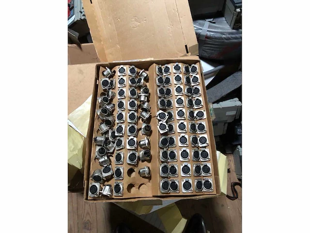 Neutrik - nc 5 md - diverse audio apparatuur (80x) - afbeelding 1 van  1