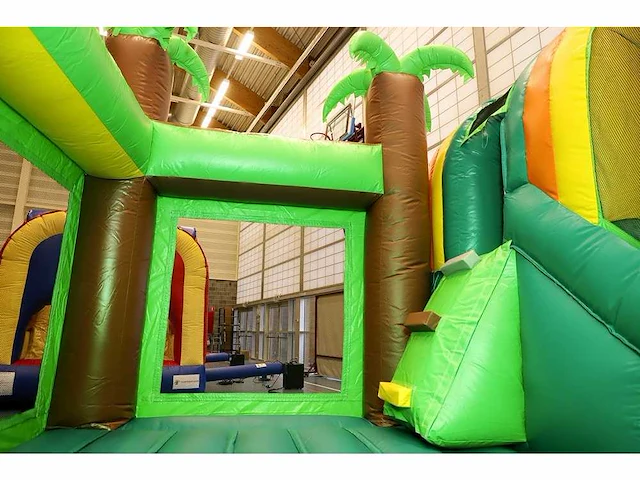 New bouncy castle - afbeelding 2 van  5