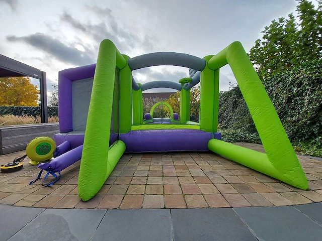 New bouncy castle - afbeelding 2 van  4