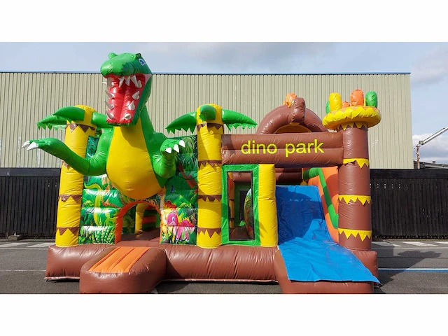 New dinopark - bouncy castle /slide - springkussen - afbeelding 2 van  5