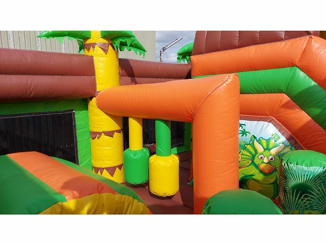 New dinopark - bouncy castle /slide - springkussen - afbeelding 4 van  5