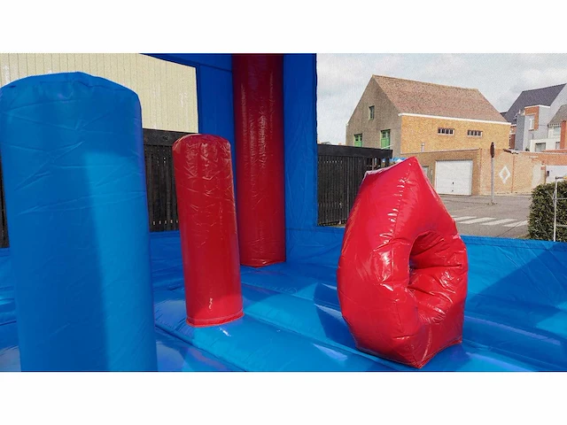 New funhouse - new bouncy castle - springkussen - afbeelding 2 van  3