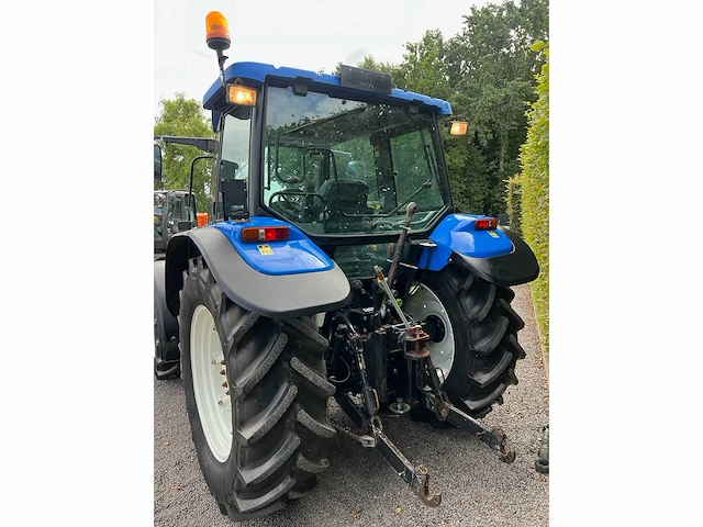 New holland - 2004 - tl90a - vierwielaangedreven landbouwtractor - afbeelding 21 van  24