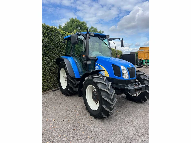 New holland - 2004 - tl90a - vierwielaangedreven landbouwtractor - afbeelding 23 van  24