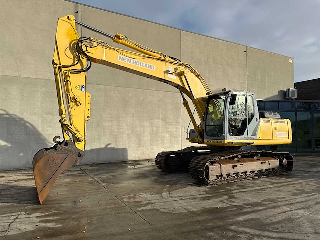 New holland - 2008 - e215b - rupsgraafmachine - afbeelding 1 van  43