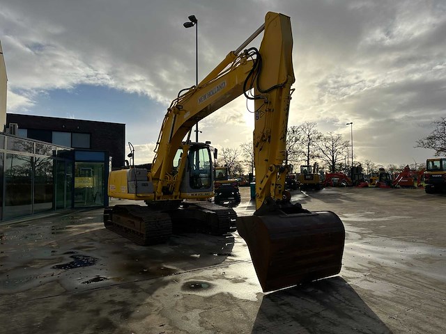 New holland - 2008 - e215b - rupsgraafmachine - afbeelding 23 van  43