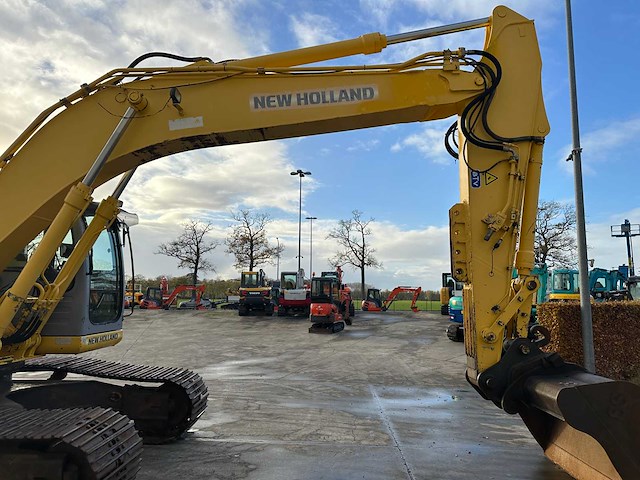 New holland - 2008 - e215b - rupsgraafmachine - afbeelding 6 van  43