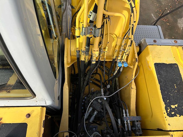 New holland - 2008 - e215b - rupsgraafmachine - afbeelding 28 van  43