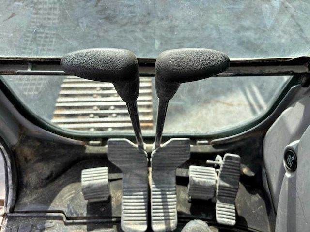 New holland - 2008 - e265 - rupsgraafmachine - afbeelding 13 van  26