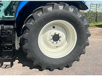 New holland - 2013 - t7.200 - vierwielaangedreven landbouwtractor - afbeelding 8 van  19