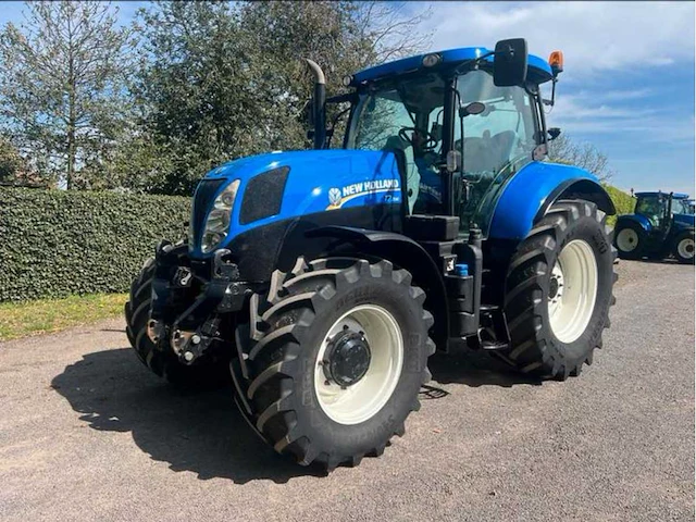 New holland - 2013 - t7.200 - vierwielaangedreven landbouwtractor - afbeelding 1 van  19