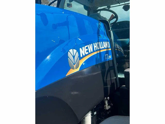 New holland - 2013 - t7.200 - vierwielaangedreven landbouwtractor - afbeelding 12 van  19