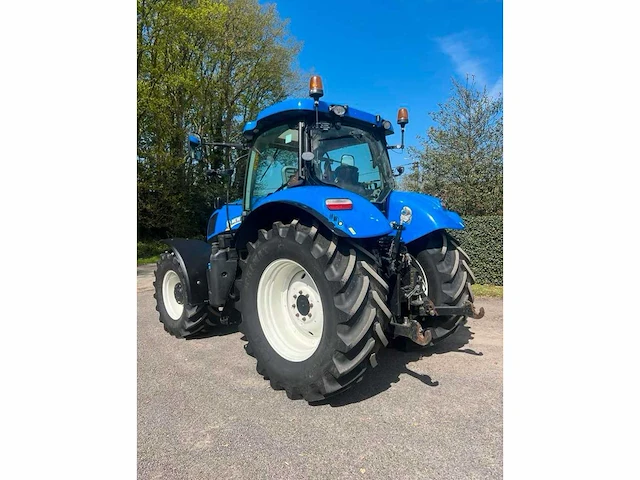 New holland - 2013 - t7.200 - vierwielaangedreven landbouwtractor - afbeelding 14 van  19