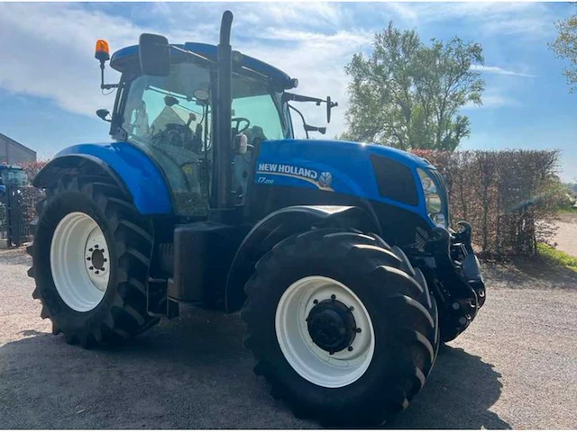 New holland - 2013 - t7.200 - vierwielaangedreven landbouwtractor - afbeelding 15 van  19
