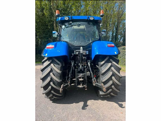 New holland - 2013 - t7.200 - vierwielaangedreven landbouwtractor - afbeelding 16 van  19