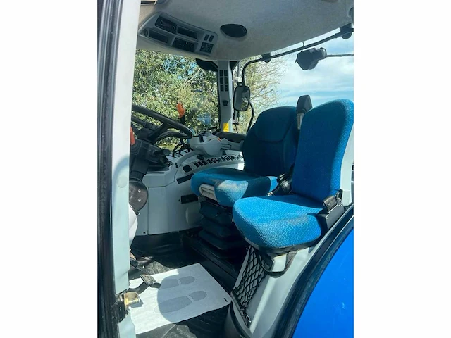 New holland - 2013 - t7.200 - vierwielaangedreven landbouwtractor - afbeelding 17 van  19