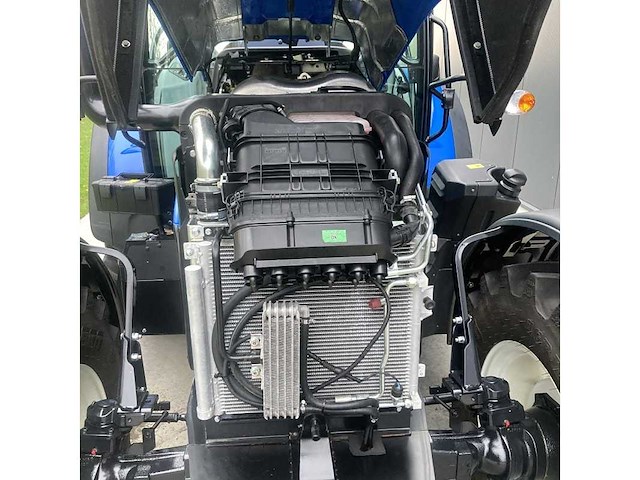 New holland - 2023 - t5.90s - vierwielaangedreven landbouwtractor - afbeelding 10 van  34