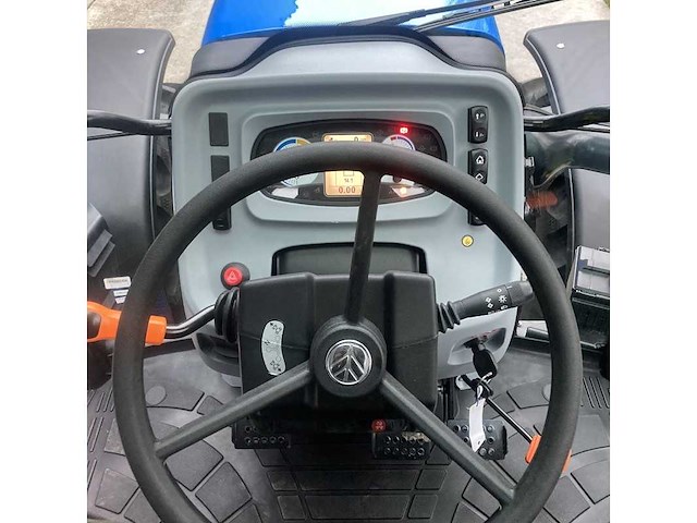 New holland - 2023 - t5.90s - vierwielaangedreven landbouwtractor - afbeelding 18 van  34