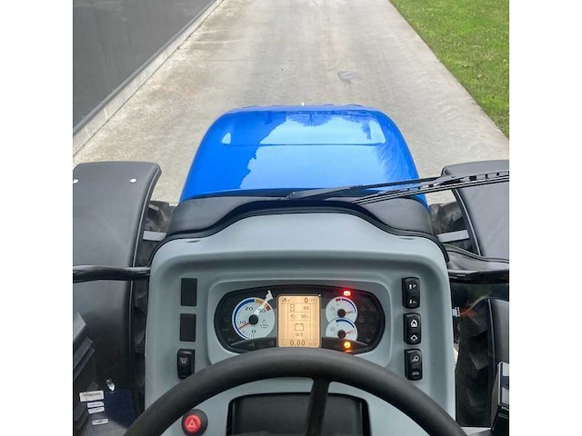 New holland - 2023 - t5.90s - vierwielaangedreven landbouwtractor - afbeelding 19 van  34