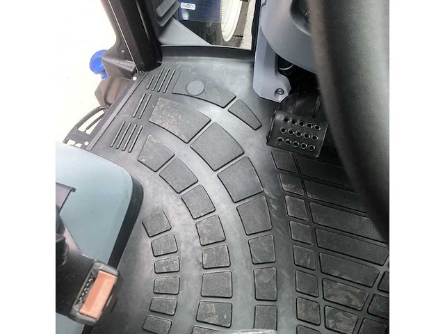 New holland - 2023 - t5.90s - vierwielaangedreven landbouwtractor - afbeelding 22 van  34