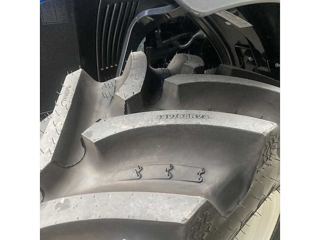 New holland - 2023 - t5.90s - vierwielaangedreven landbouwtractor - afbeelding 26 van  34