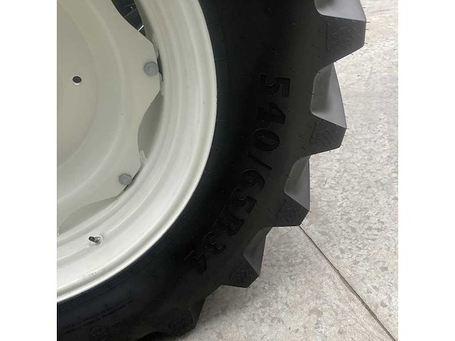 New holland - 2023 - t5.90s - vierwielaangedreven landbouwtractor - afbeelding 27 van  34