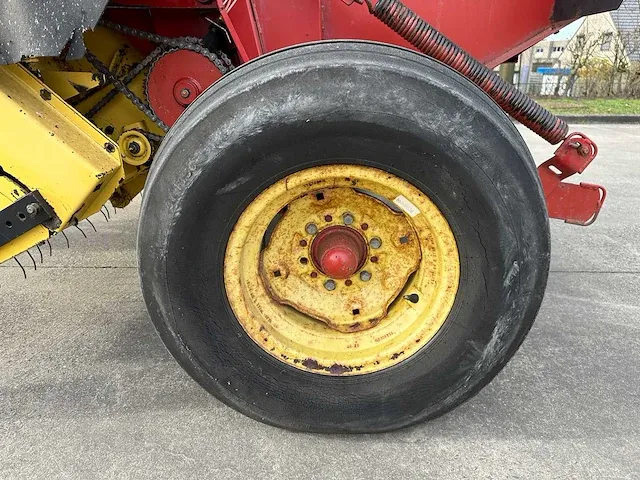 New holland - 644 - balenpers - 1997 - afbeelding 3 van  26