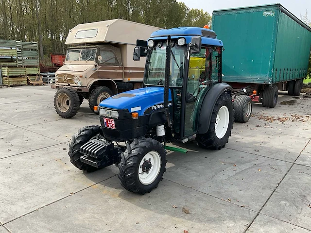 New holland - tn75n - vierwielaangedreven smalspoortractor - afbeelding 1 van  22