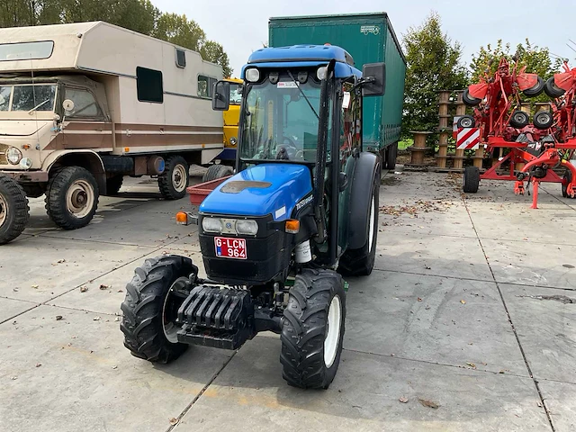 New holland - tn75n - vierwielaangedreven smalspoortractor - afbeelding 12 van  22