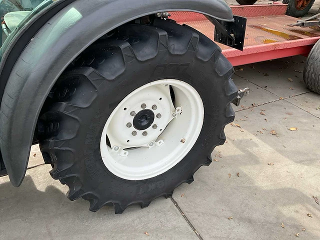 New holland - tn75n - vierwielaangedreven smalspoortractor - afbeelding 19 van  22