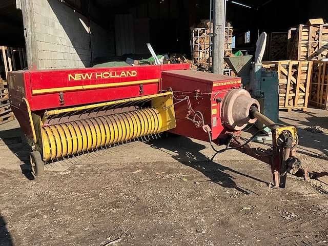 New holland 378 balenpers - afbeelding 1 van  9