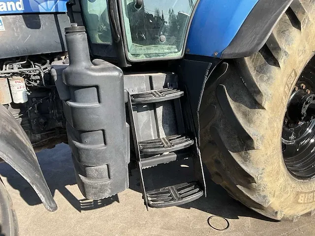 New holland t7040 vierwielaangedreven landbouwtractor - afbeelding 9 van  36