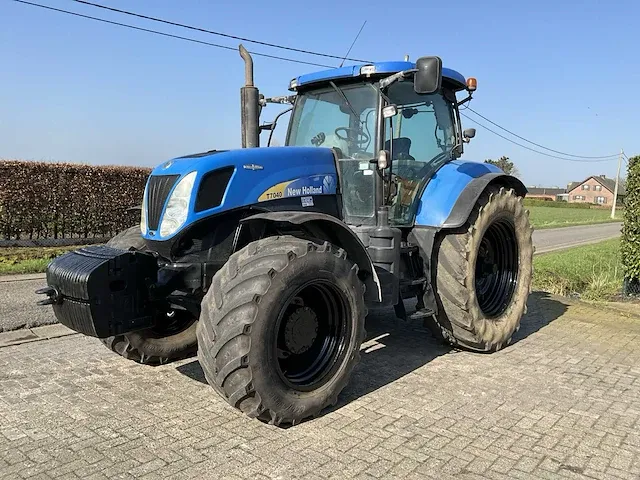 New holland t7040 vierwielaangedreven landbouwtractor - afbeelding 1 van  36