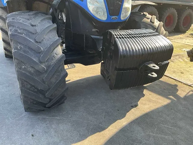 New holland t7040 vierwielaangedreven landbouwtractor - afbeelding 13 van  36
