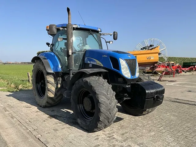 New holland t7040 vierwielaangedreven landbouwtractor - afbeelding 23 van  36