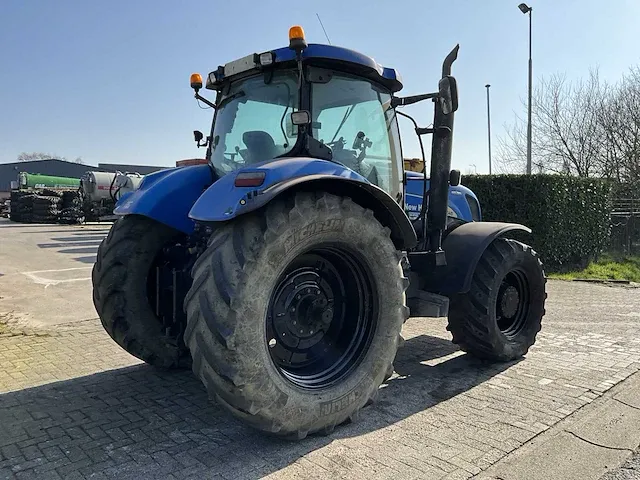 New holland t7040 vierwielaangedreven landbouwtractor - afbeelding 32 van  36