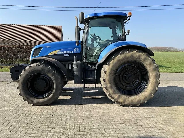 New holland t7040 vierwielaangedreven landbouwtractor - afbeelding 35 van  36