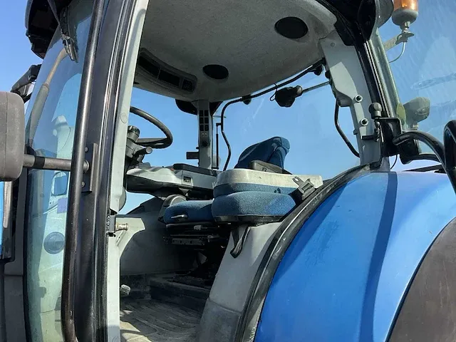 New holland t7040 vierwielaangedreven landbouwtractor - afbeelding 36 van  36