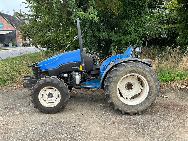 New holland tce50 minitractor - afbeelding 12 van  35