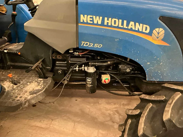 New holland td3.50 vierwielaangedreven landbouwtractor - afbeelding 8 van  20