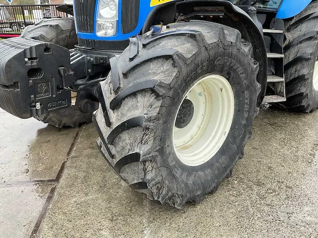New holland tg 230 vierwielaangedreven landbouwtractor - afbeelding 2 van  28