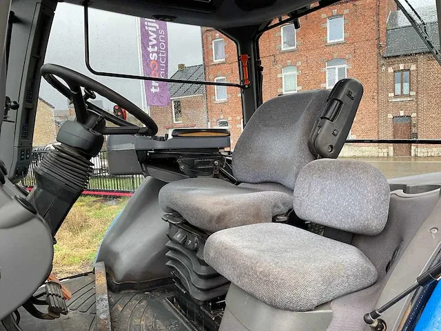 New holland tg 230 vierwielaangedreven landbouwtractor - afbeelding 6 van  28