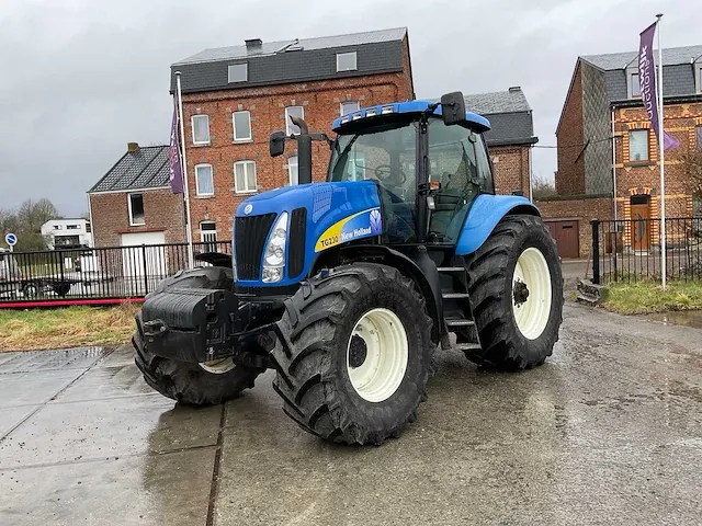 New holland tg 230 vierwielaangedreven landbouwtractor - afbeelding 1 van  28