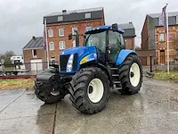 New holland tg 230 vierwielaangedreven landbouwtractor