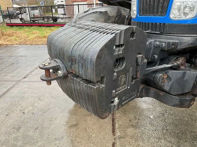 New holland tg 230 vierwielaangedreven landbouwtractor - afbeelding 28 van  28