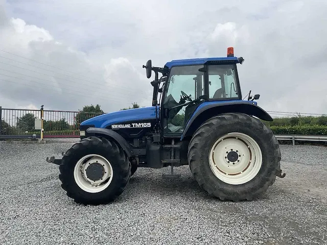 New holland tm165 vierwielaangedreven landbouwtractor - afbeelding 22 van  28
