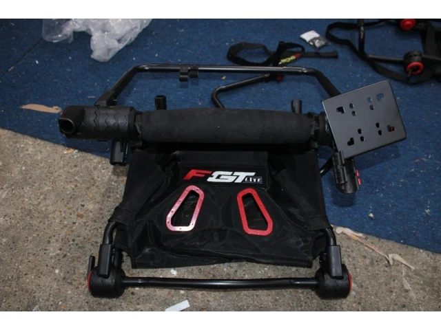 Next level racing f-gt lite foldable simulator cockpit - afbeelding 6 van  6